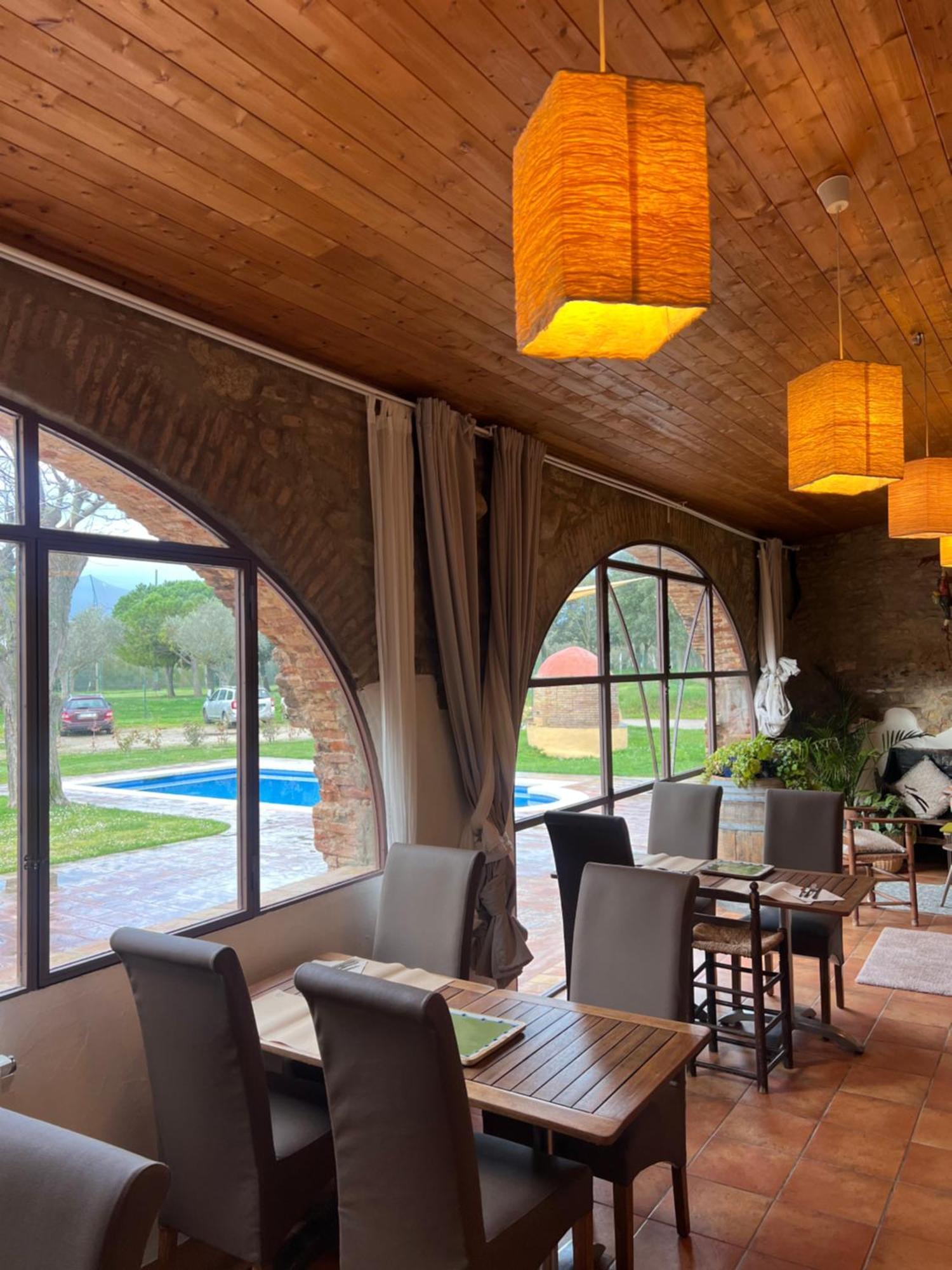 Hotel & Golf Ca La Caputxeta กัสเตโย เดมปูเรียส ภายนอก รูปภาพ